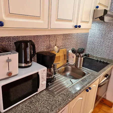 First Sealine Studio No 1 Directly On And Sea, Terrace, Heated Pool, Wifi شقة *