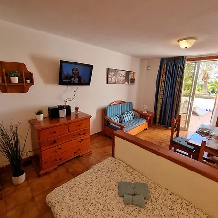 First Sealine Studio No 1 Directly On And Sea, Terrace, Heated Pool, Wifi * بلايا ذي لاس أميريكاس